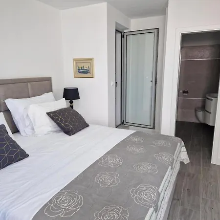 Holiday Mirja - 200 M From Beach Vikendica Split